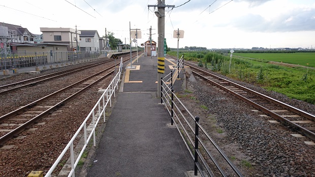 ２・３番線島式ホーム